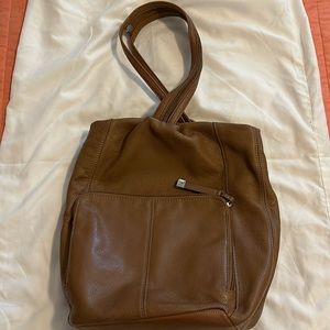Beautiful backpack convertible  used once..